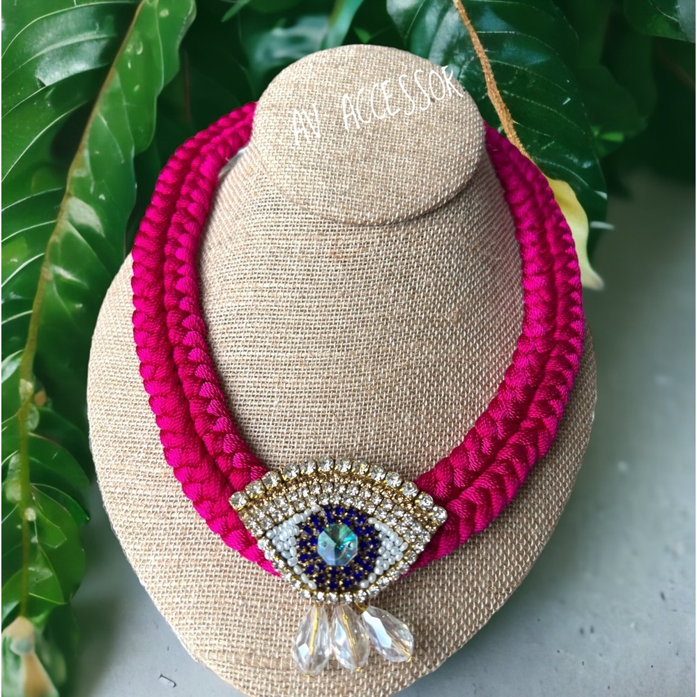 Handmade braided thread necklace - Picture 3 of 5